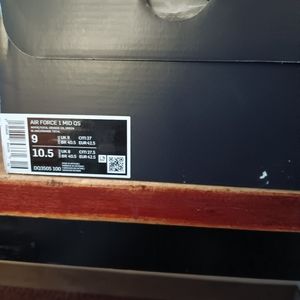 Nike Air Force 1 mid QS size 9